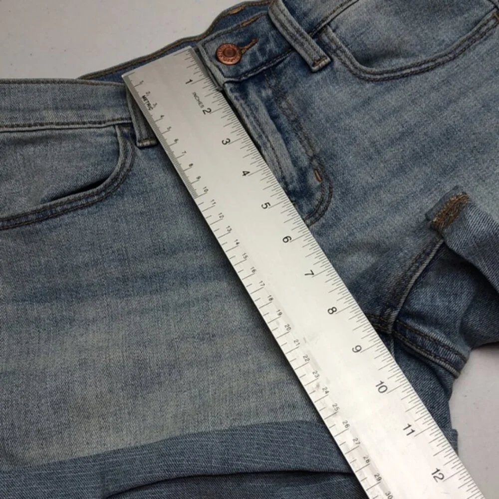 LIKE NEW OLD NAVY FACTORY JEAN SHORTS W 0/25 ⭐️